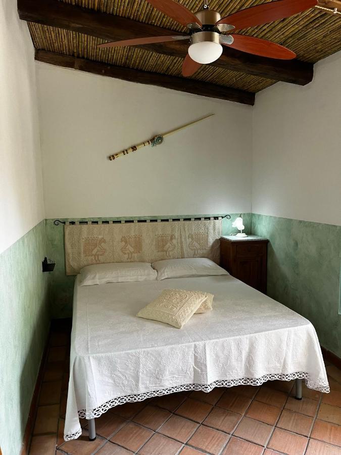 Graziosa Stanza Campidanese Su Terzu Guest House Oristano Luaran gambar