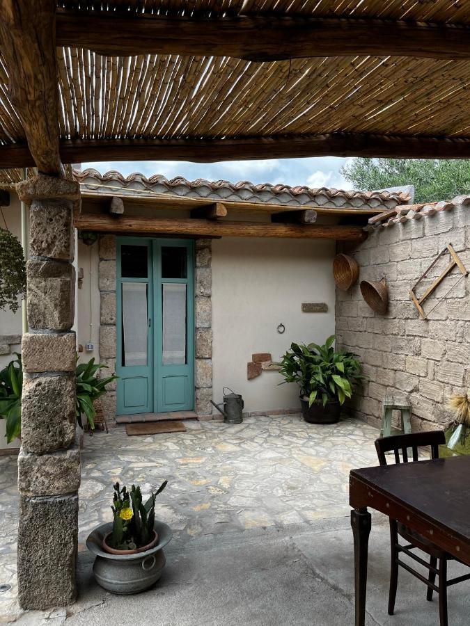 Graziosa Stanza Campidanese Su Terzu Guest House Oristano Luaran gambar