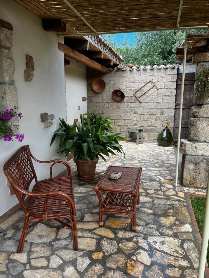 Graziosa Stanza Campidanese Su Terzu Guest House Oristano Luaran gambar